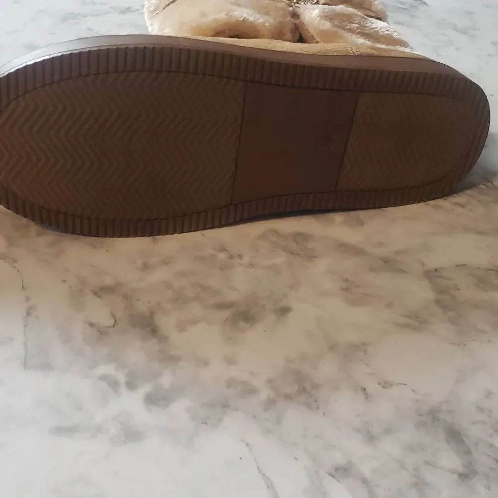 GBG Los Angeles Aussie faux fur-lined 7 1/2‎